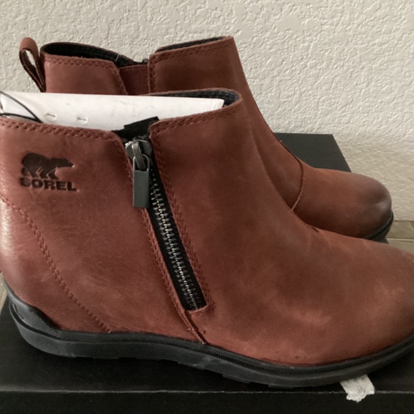 SOREL Evie II Zip Waterproof Ankle Boot (Women), size 10 - Picture 2 of 10